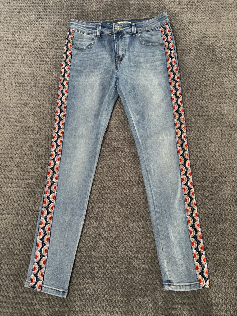 Redial Paris Women’s Light Wash Skinny Jeans with Decorative Side Trim